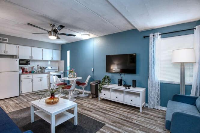 Sunset Beach Suites St. Pete Beach Exteriör bild
