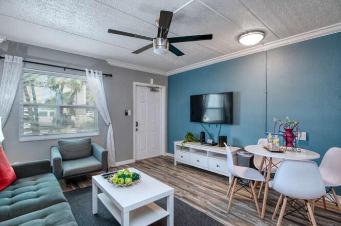 Sunset Beach Suites St. Pete Beach Exteriör bild