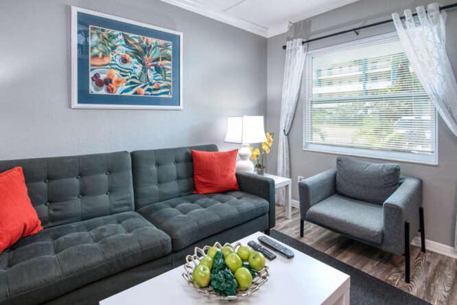 Sunset Beach Suites St. Pete Beach Exteriör bild