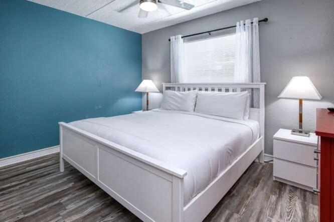 Sunset Beach Suites St. Pete Beach Exteriör bild
