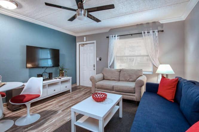 Sunset Beach Suites St. Pete Beach Exteriör bild