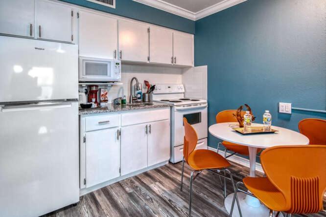 Sunset Beach Suites St. Pete Beach Exteriör bild