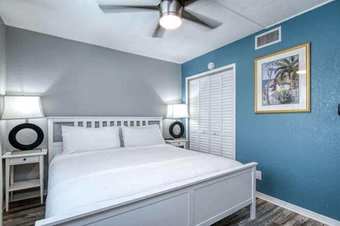 Sunset Beach Suites St. Pete Beach Exteriör bild