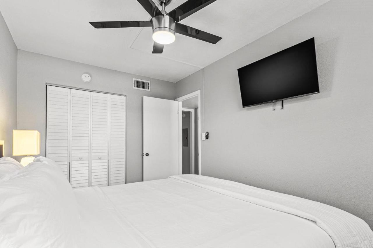 Sunset Beach Suites St. Pete Beach Exteriör bild